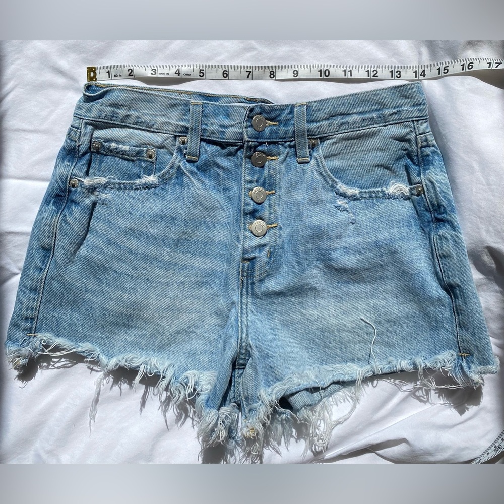 PISTOLA ❣️never worn❣️ womens shorts size 26 medium wash